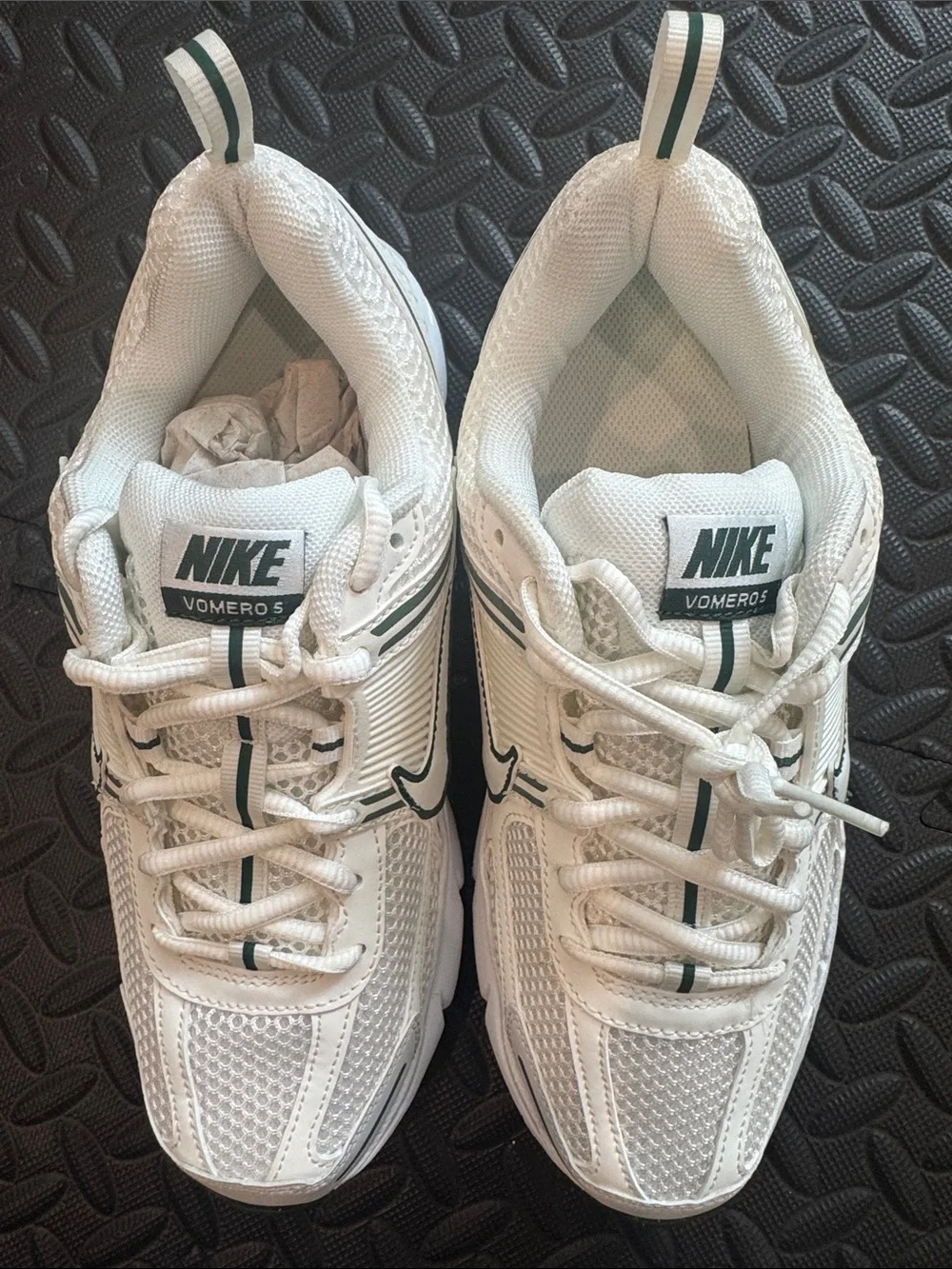 Nike Kid’s White and Dark Green Sneakers Trainers BRAND NEW